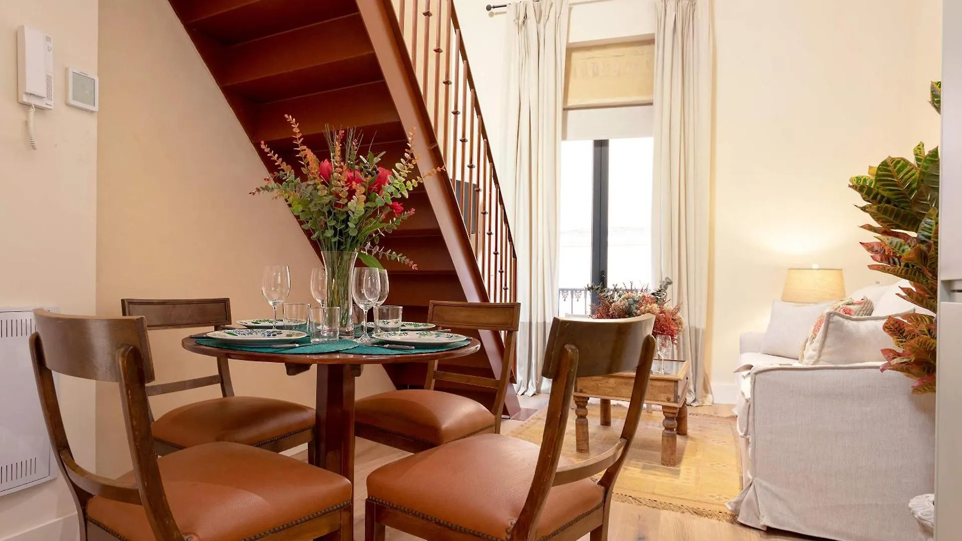 Genteel Home Rodrigo Caro Seville Apartment