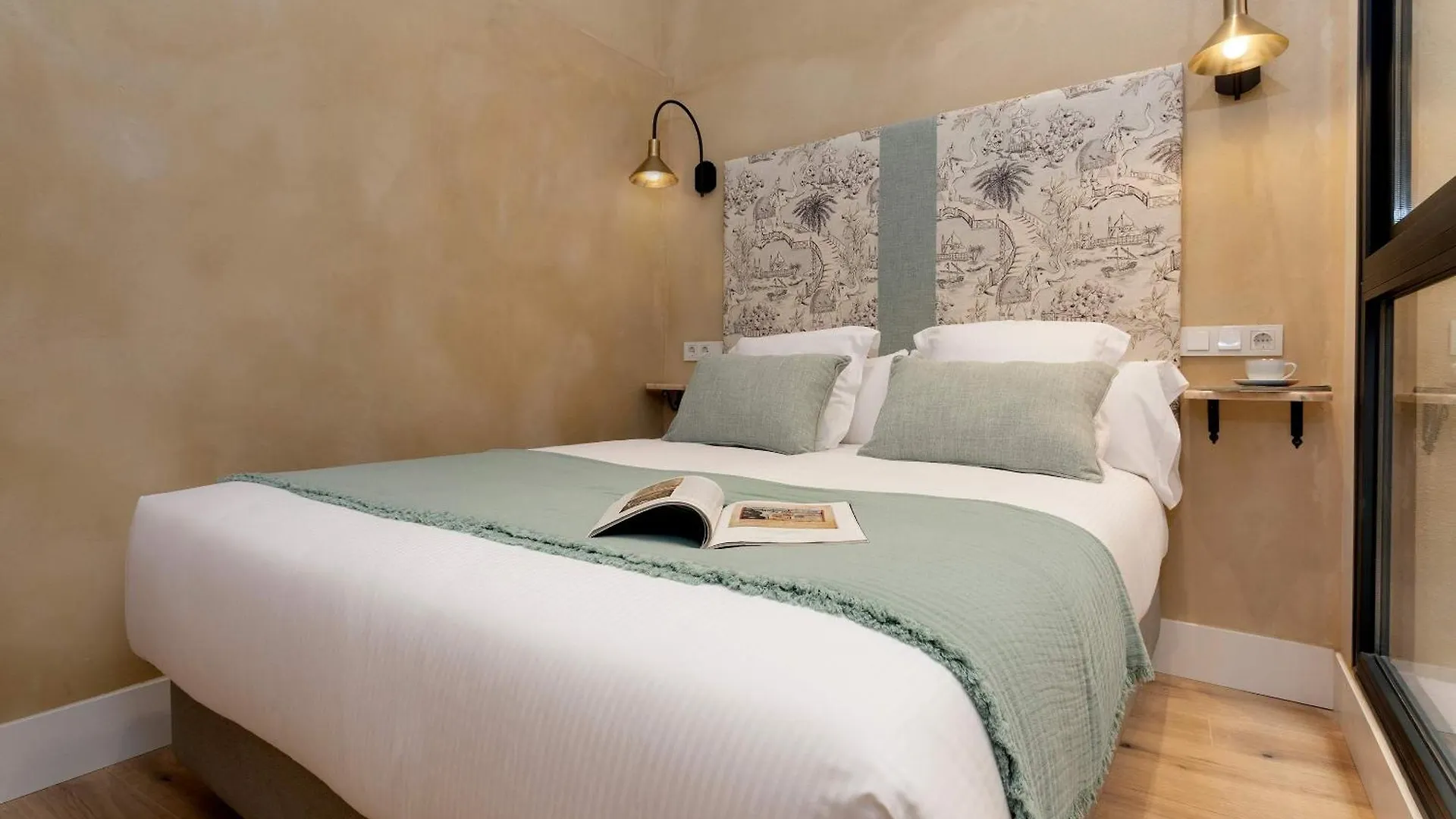 Genteel Home Rodrigo Caro Seville
