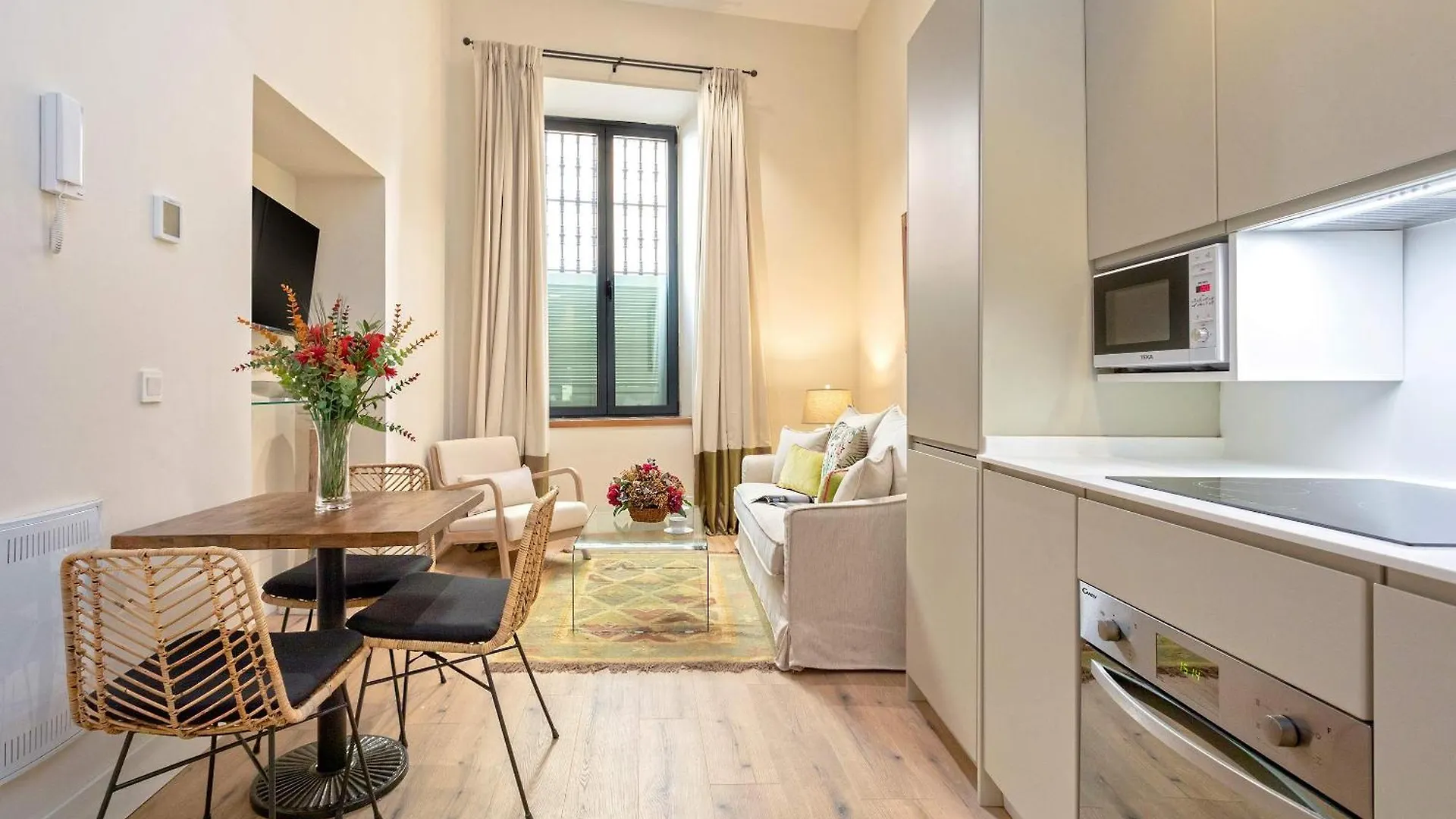 Genteel Home Rodrigo Caro Seville Spain