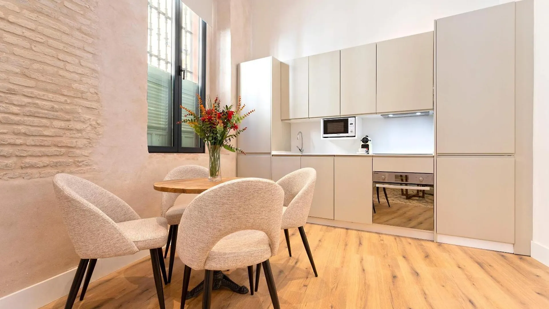 Genteel Home Rodrigo Caro Seville Apartment